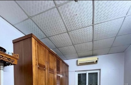 Tập thể tầng 4 D3 Nguyễn Công Trứ, Hai Bà Trưng. DT 20 m2 , 1 pn, giá chỉ 5 Triệu